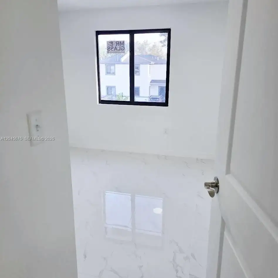 2731 NW 44th St # 2731, Miami FL 33142 photo 4