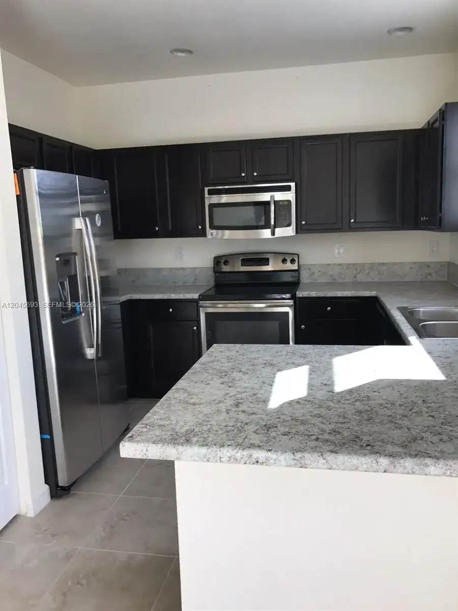 312 SE 37th Ter, Homestead FL 33033 photo 3