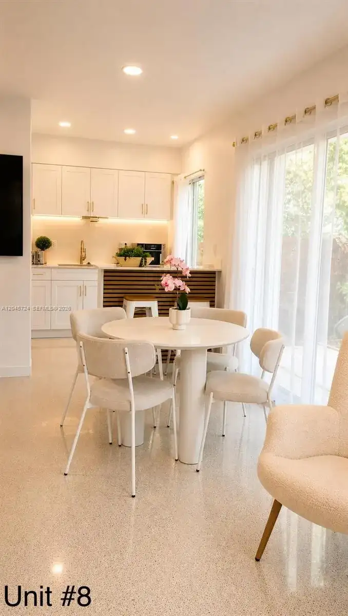 333 Palm St, Hollywood FL 33019 photo 2