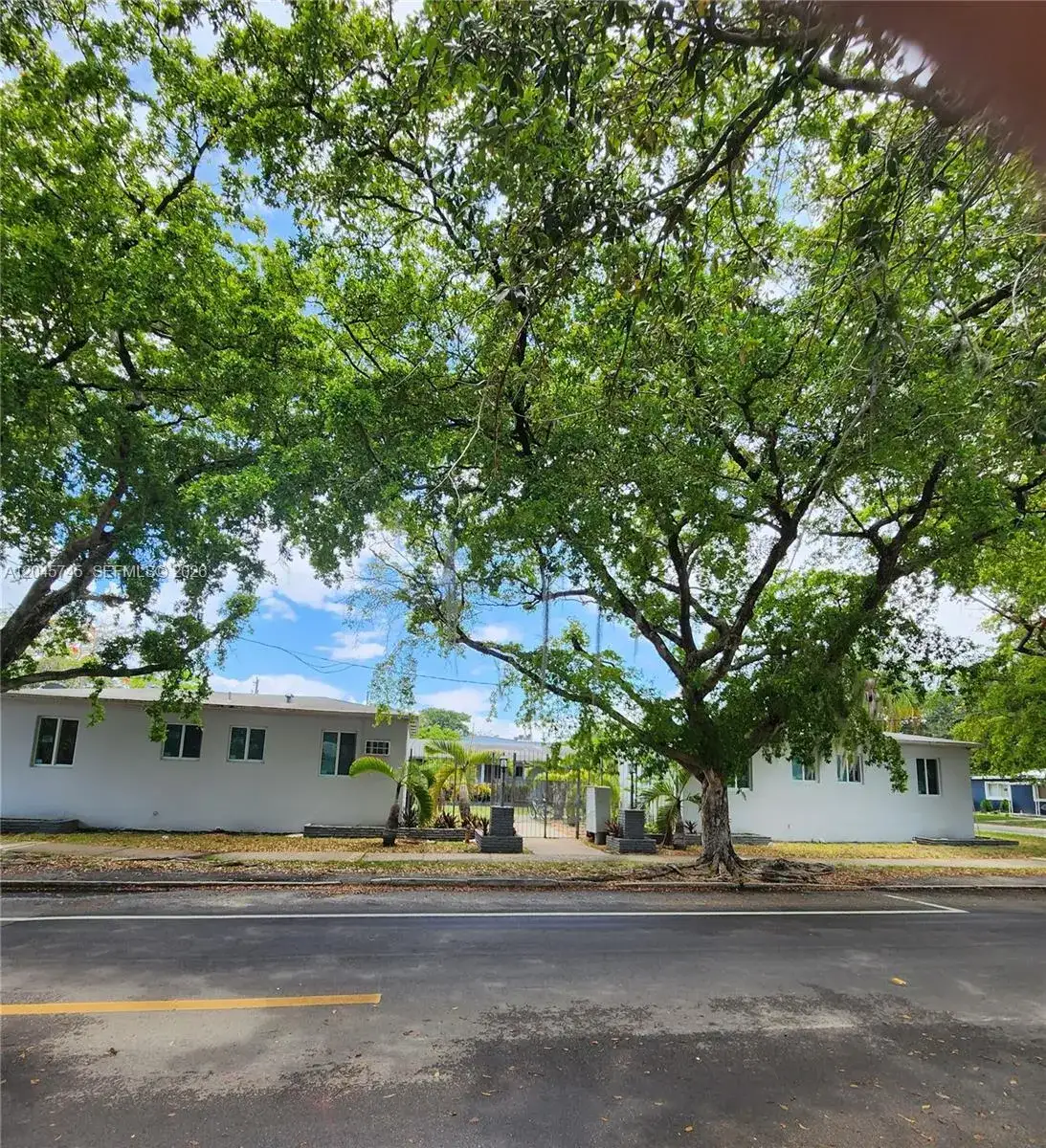 2000 Washington St, Hollywood FL 33020 photo 2