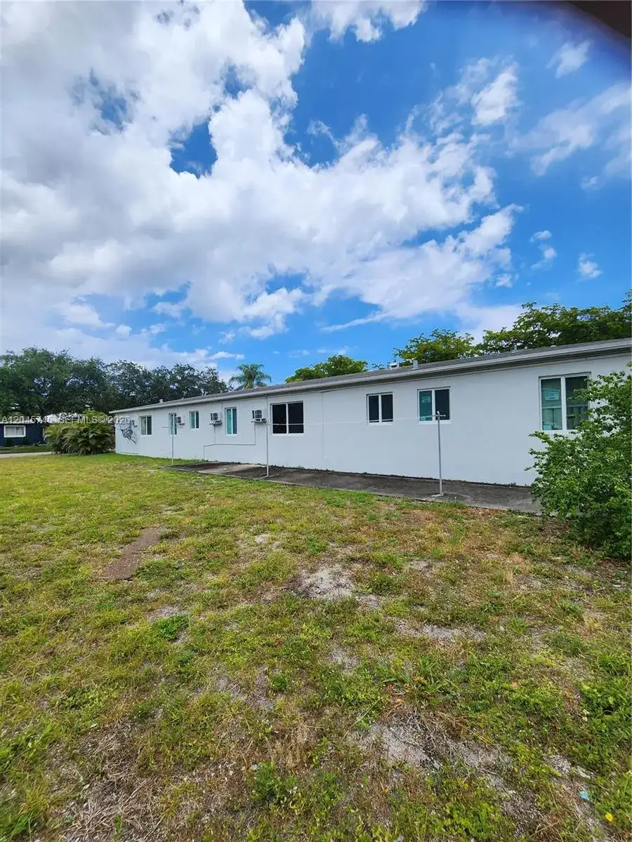 2000 Washington St, Hollywood FL 33020 photo 5