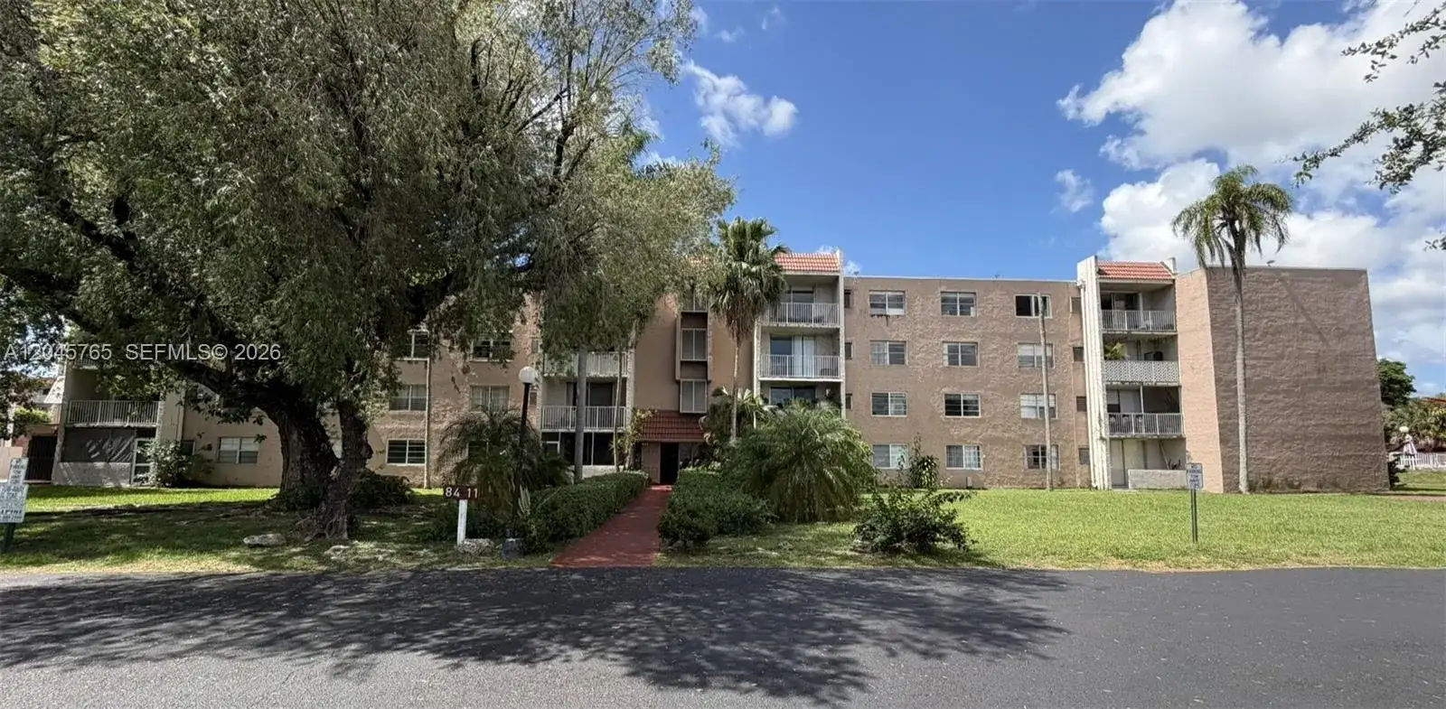 8411 NW 8th St # 206, Miami FL 33126 photo 2