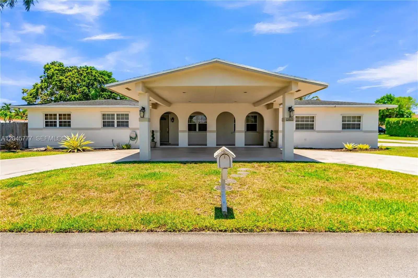 12805 SW 193rd Ter, Miami FL 33177 photo 4
