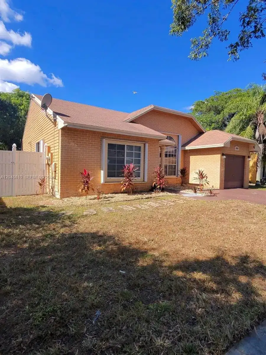 1430 SW 85th Ter # 1430, Pembroke Pines FL 33025 photo 2