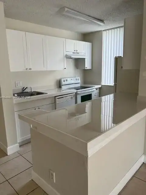 10717 Cleary Blvd # 111, Plantation FL 33324 photo 2