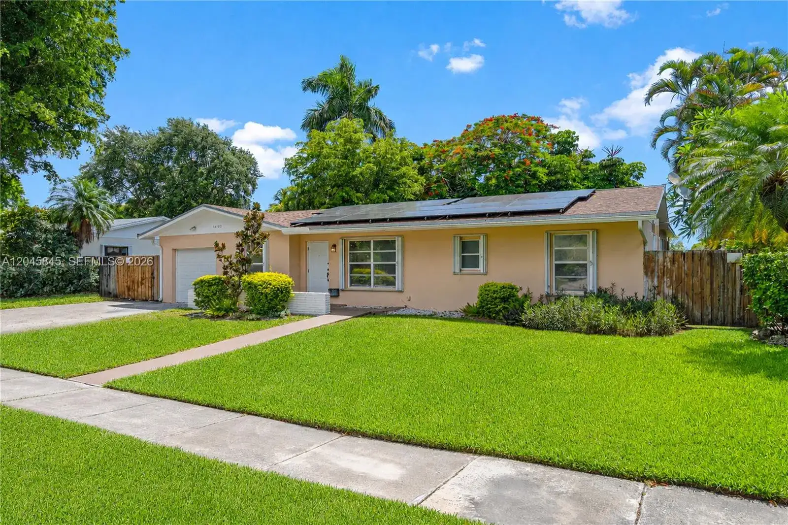 18103 SW 93rd Avenue, Palmetto Bay FL 33157 photo 2