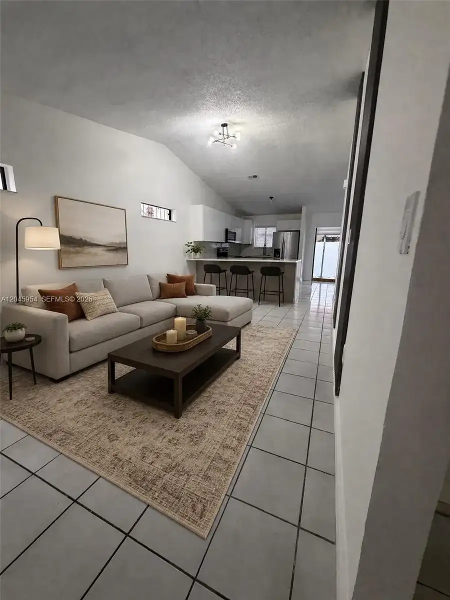 10364 NW 128th Ter, Hialeah Gardens FL 33018 photo 3