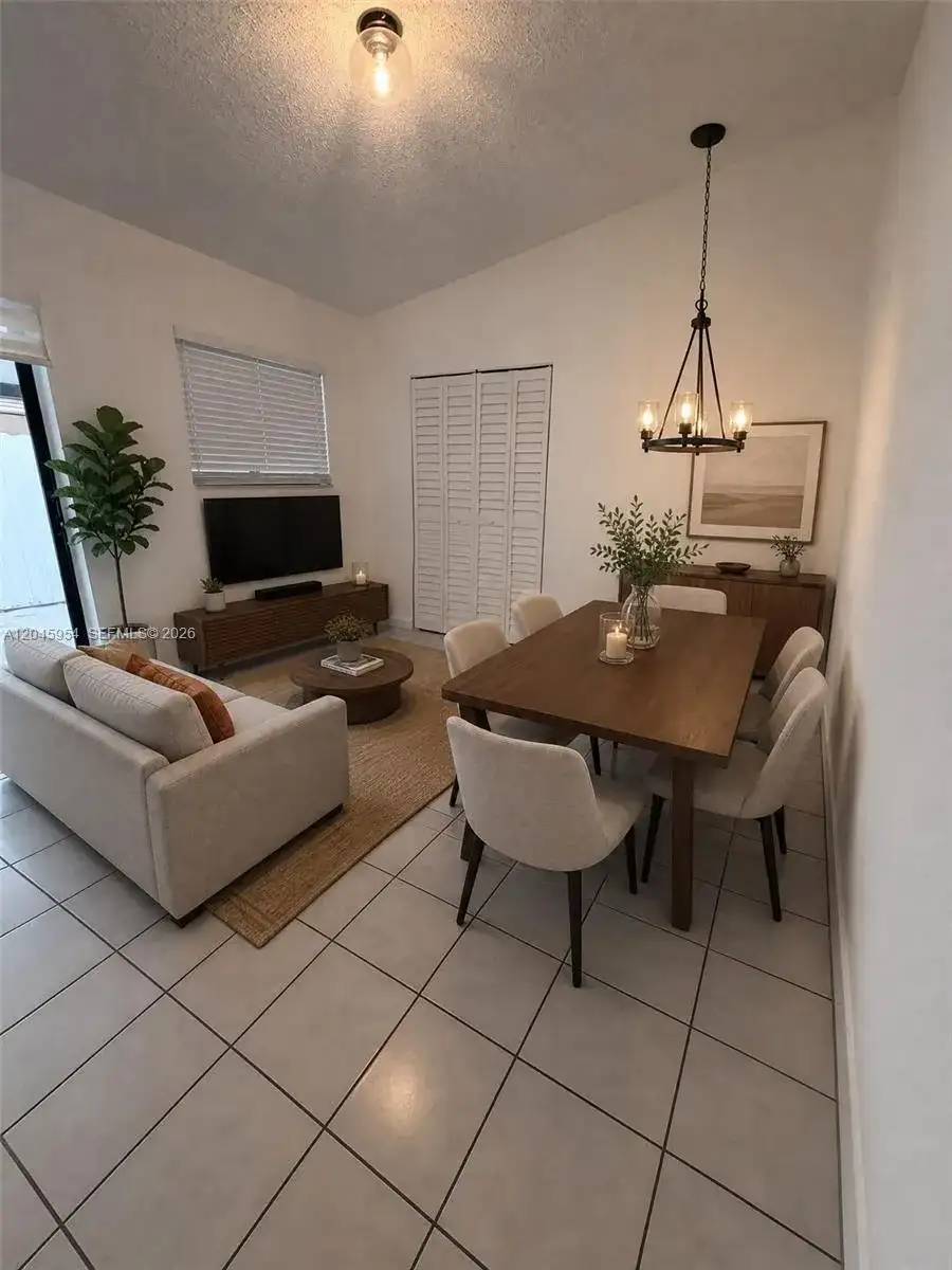 10364 NW 128th Ter, Hialeah Gardens FL 33018 photo 4