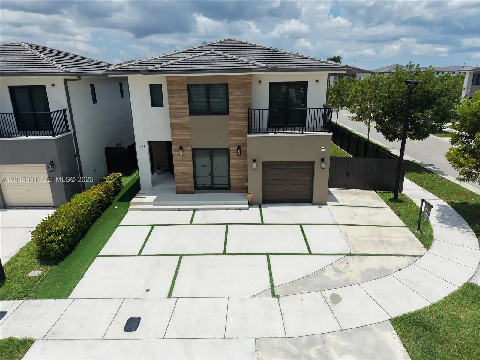 1183 NW 2nd St, Florida City FL 33034 photo 2