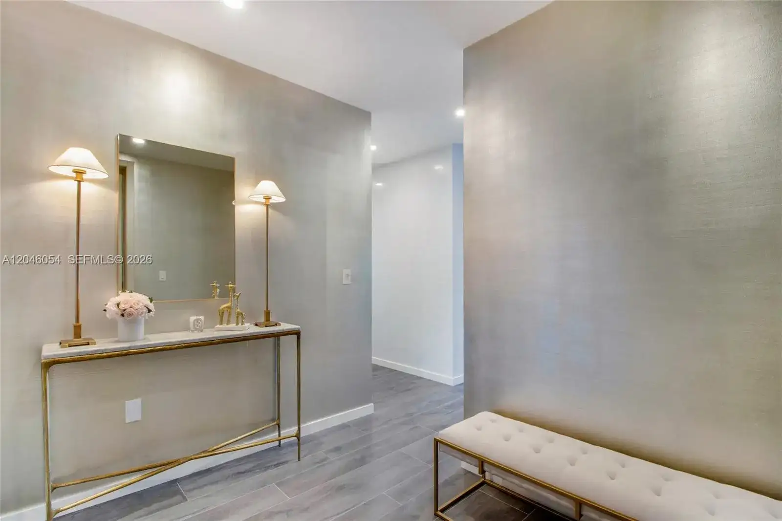 1000 Brickell Plz, Miami FL 33131 photo 3
