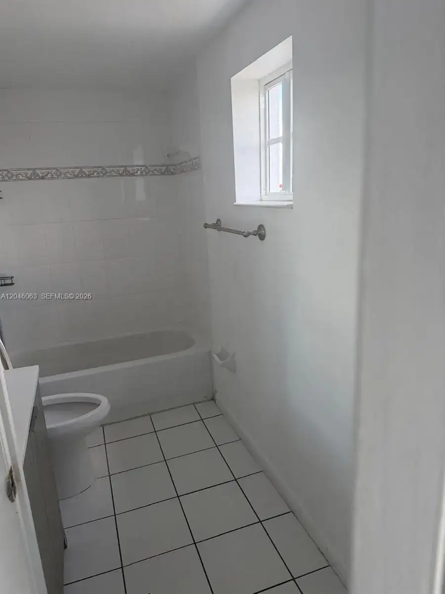 21 E 3rd St # 405, Hialeah FL 33010 photo 2