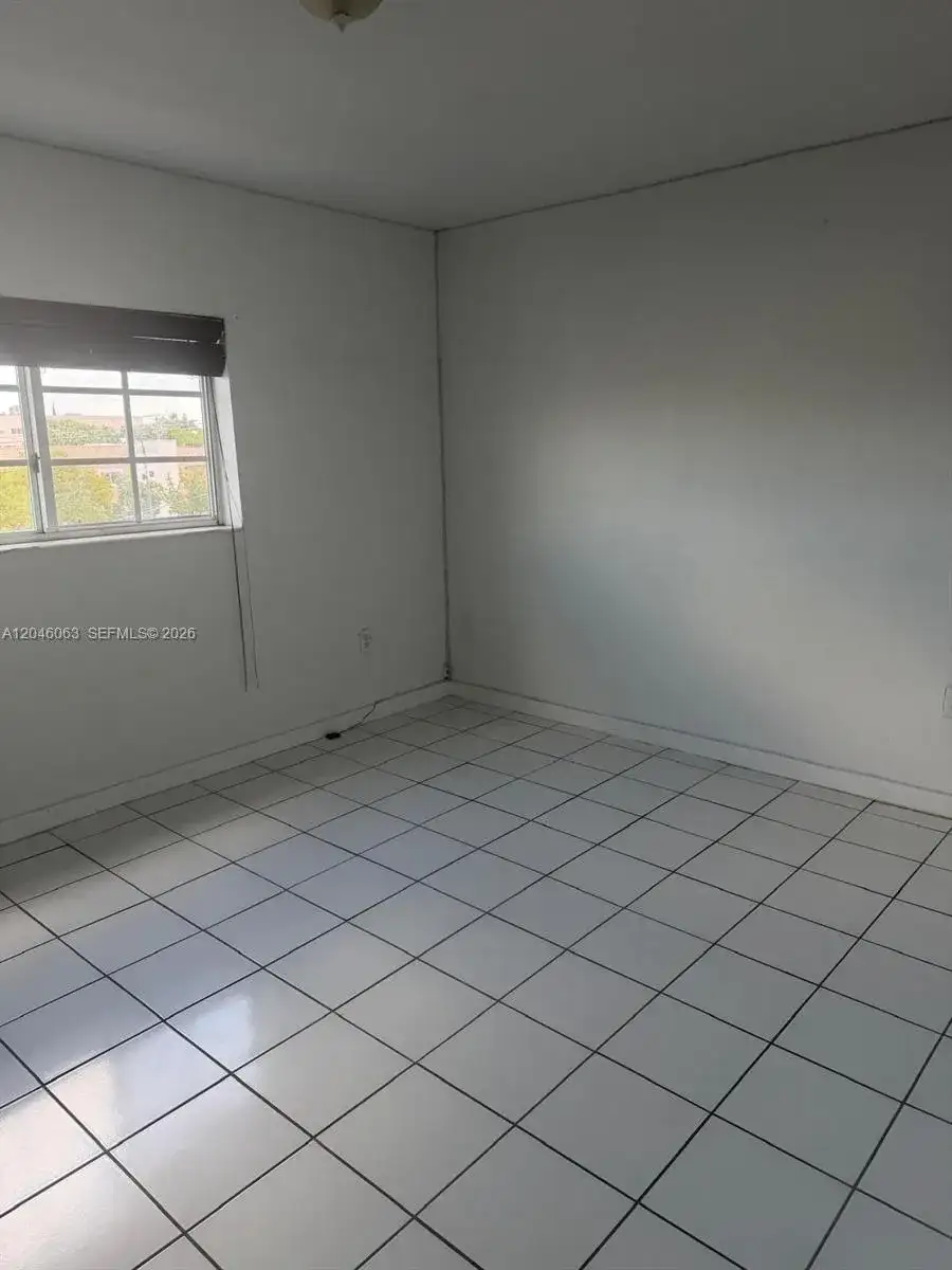 21 E 3rd St # 405, Hialeah FL 33010 photo 3
