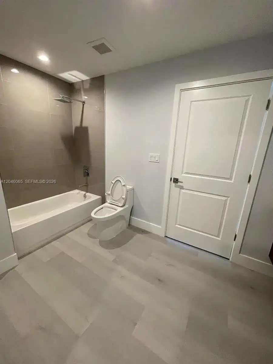 1938 Jackson St # 301, Hollywood FL 33020 photo 5