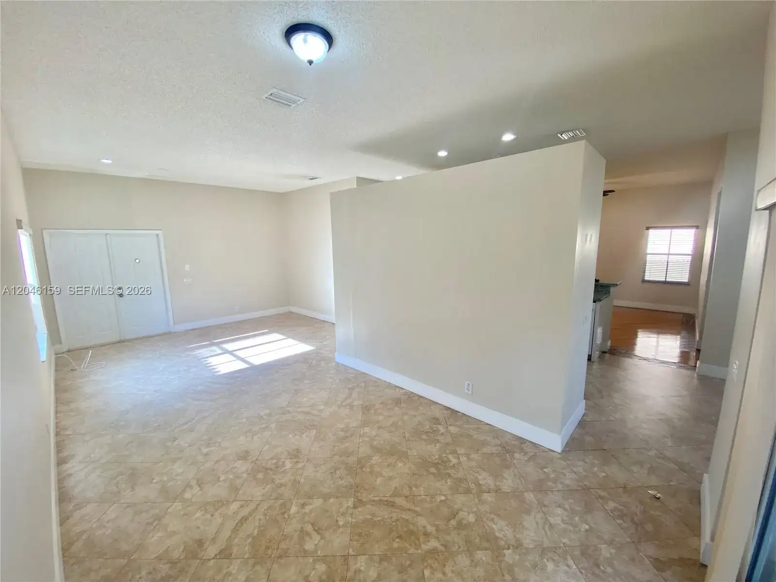 837 Tanglewood Cir, Weston FL 33327 photo 3