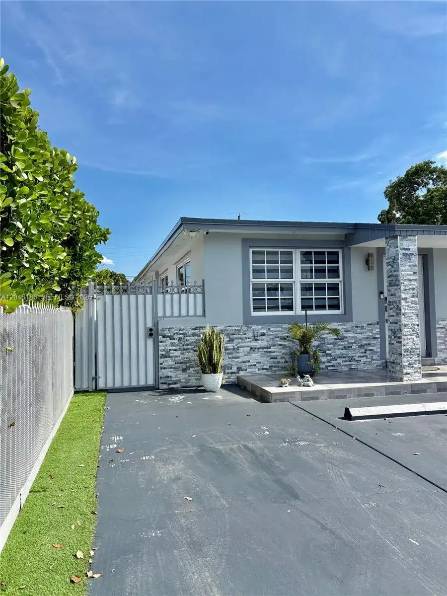 734 E 39th St, Hialeah FL 33013 photo 2