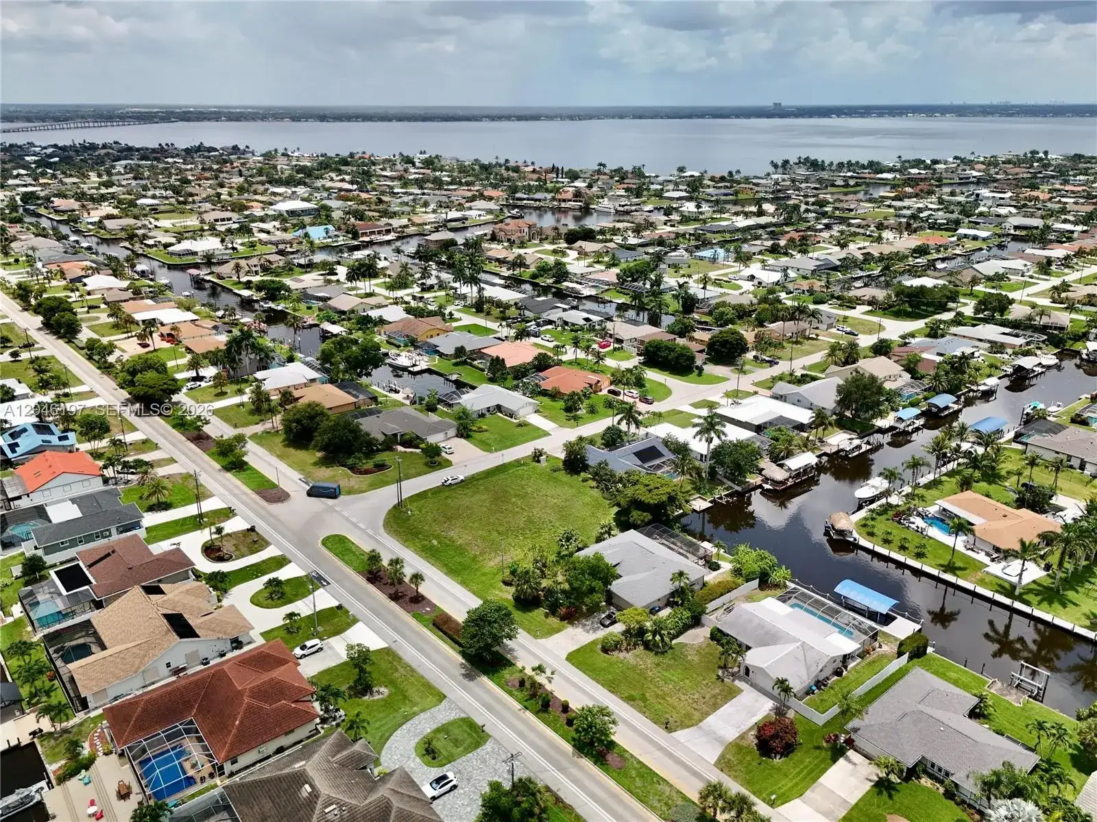 2014 EVEREST PKWY, Cape Coral FL 33904 photo 5