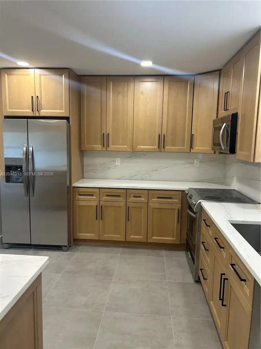 9723 SW 3rd St, Boca Raton FL 33428 photo 2