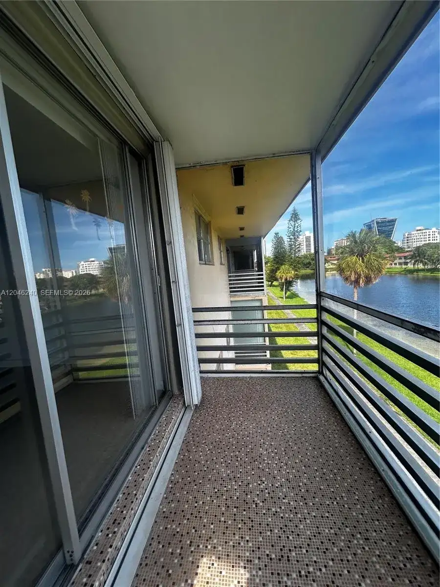 2880 NE 203rd St # B25, Aventura FL 33180 photo 5