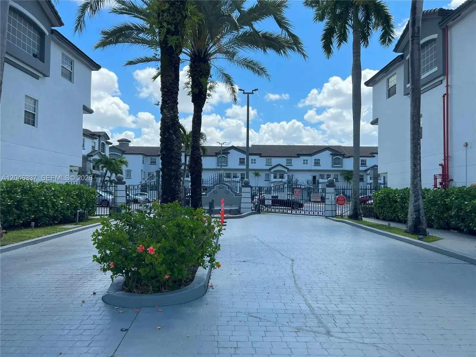 925 NW 82nd Ave # A, Miami FL 33126 photo 2