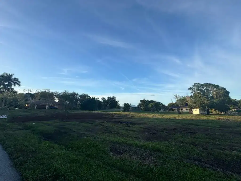 12101 NW 27th Ct, Plantation FL 33323 photo 2