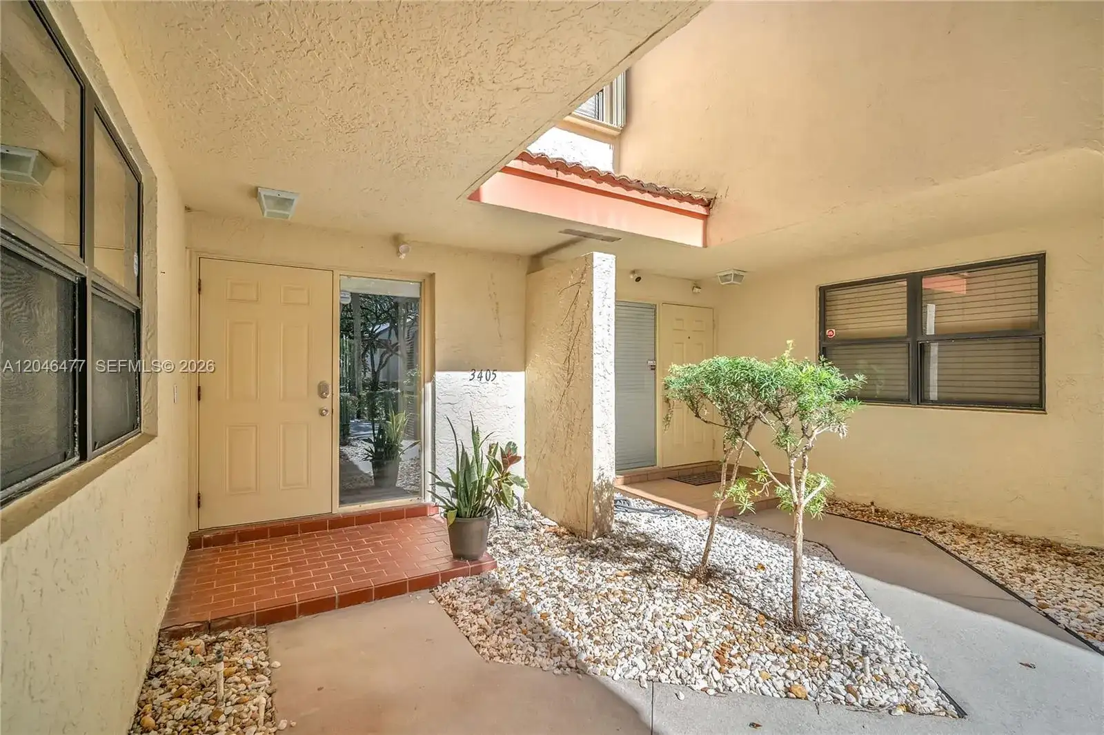 3405 Emerald Oaks Dr # 207, Hollywood FL 33021 photo 2