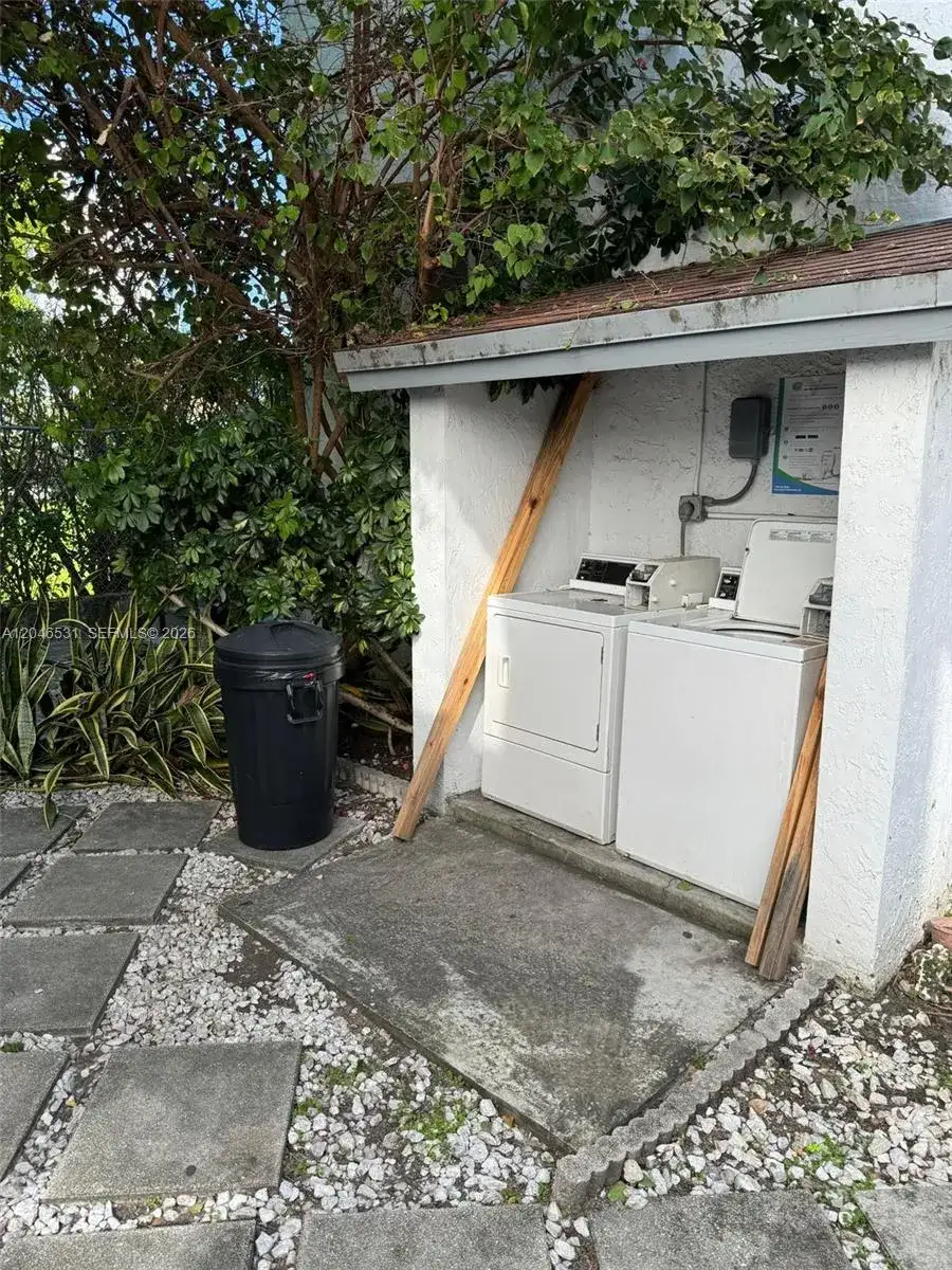 103 NW 6th Ave # 2, Miami FL 33128 photo 2