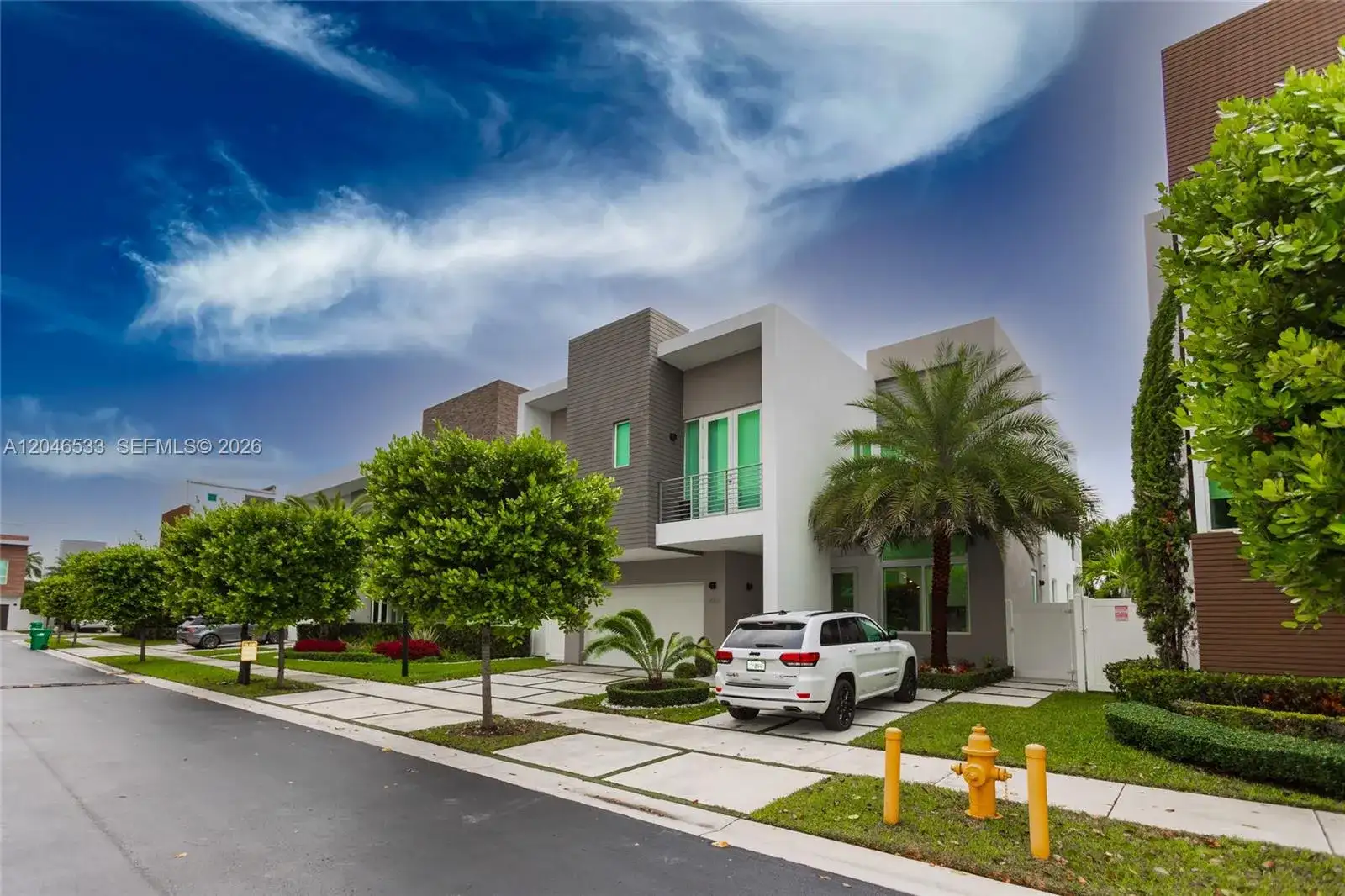 10561 NW 68th Ter, Doral FL 33178 photo 4