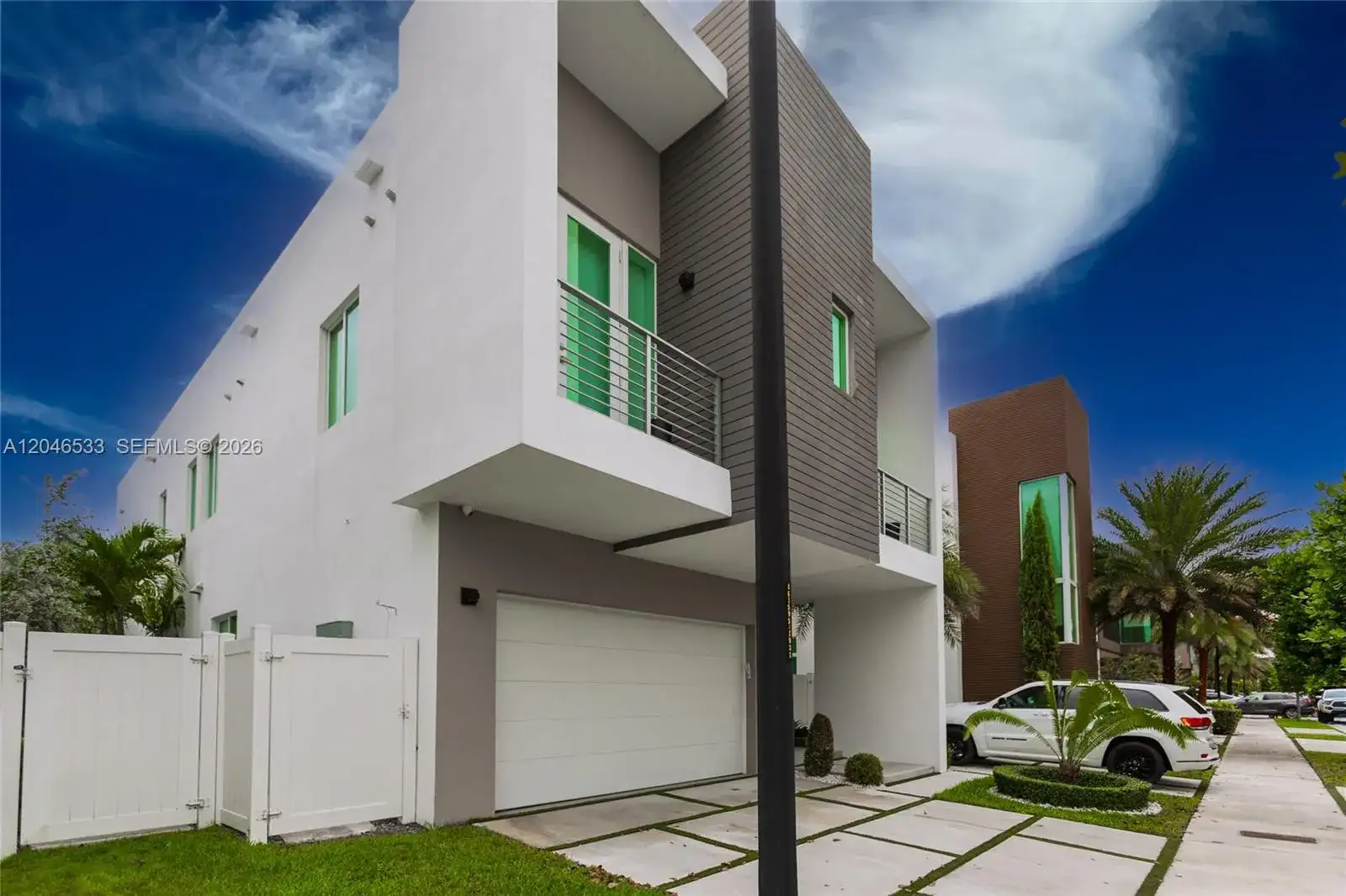 10561 NW 68th Ter, Doral FL 33178 photo 5
