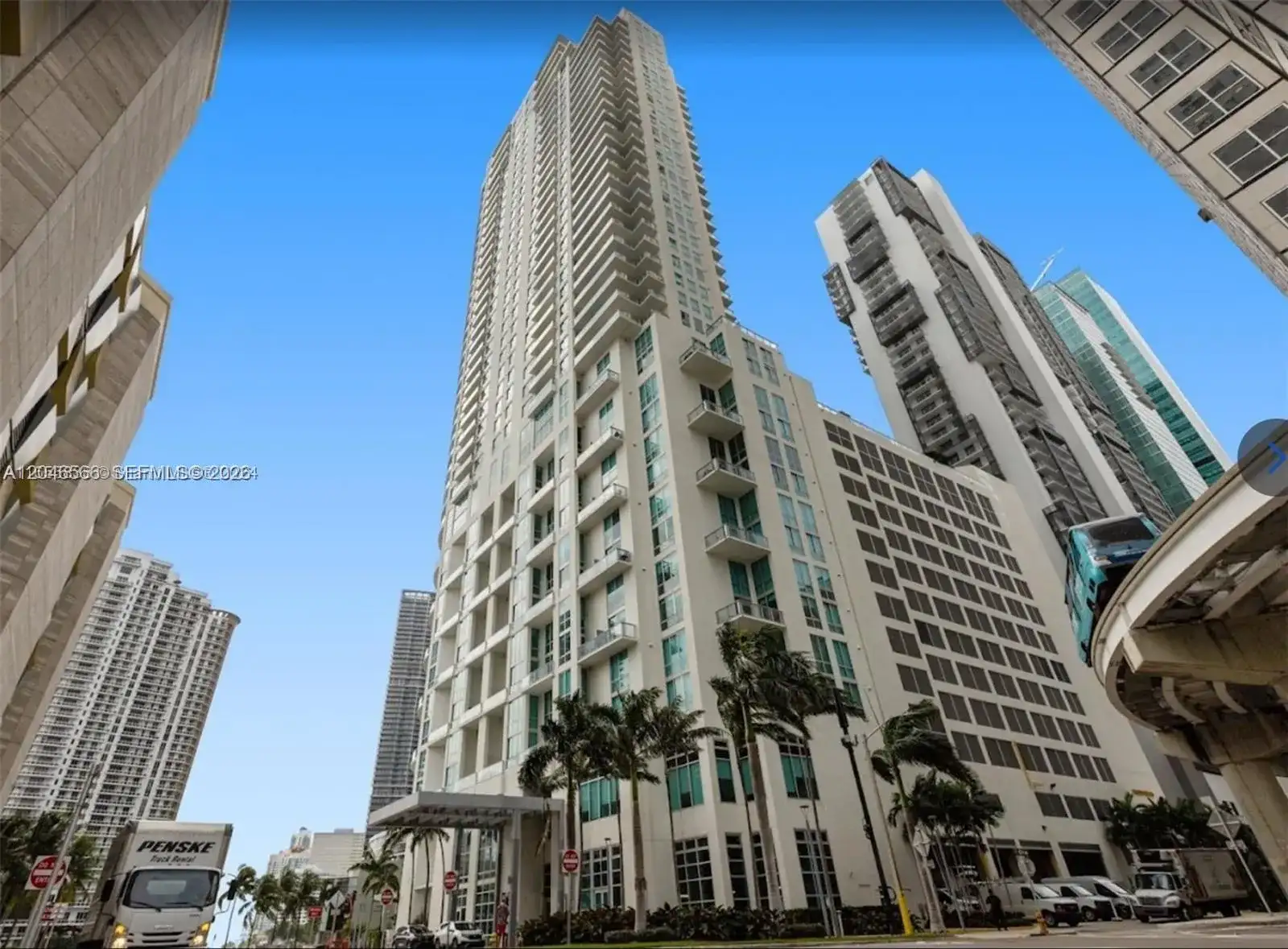 300 S Biscayne Blvd # 2603, Miami FL 33131 photo 2