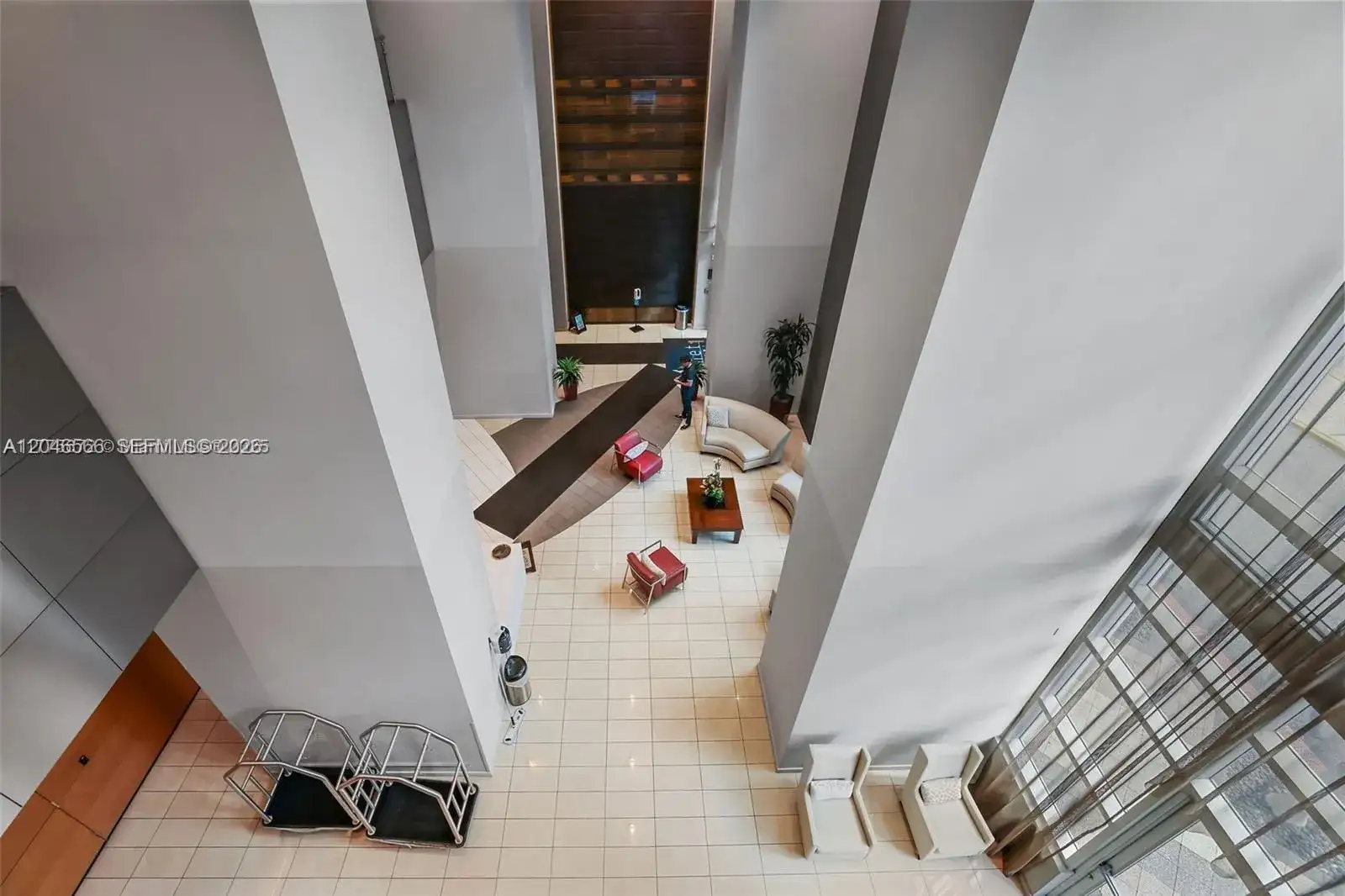300 S Biscayne Blvd # 2603, Miami FL 33131 photo 4