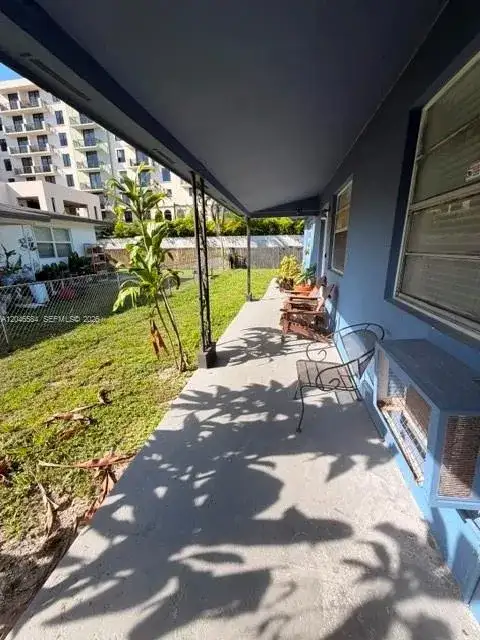 2510 NE 181st St # 1, North Miami Beach FL 33160 photo 2