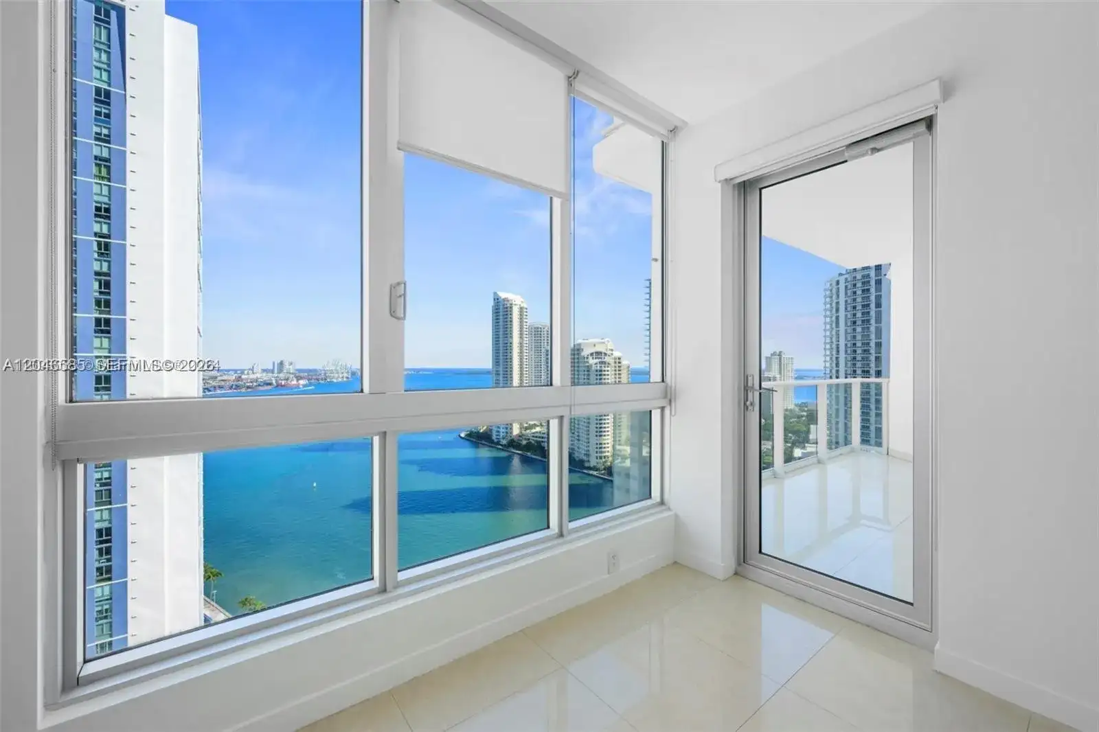 300 S Biscayne Blvd # 2612, Miami FL 33131 photo 2