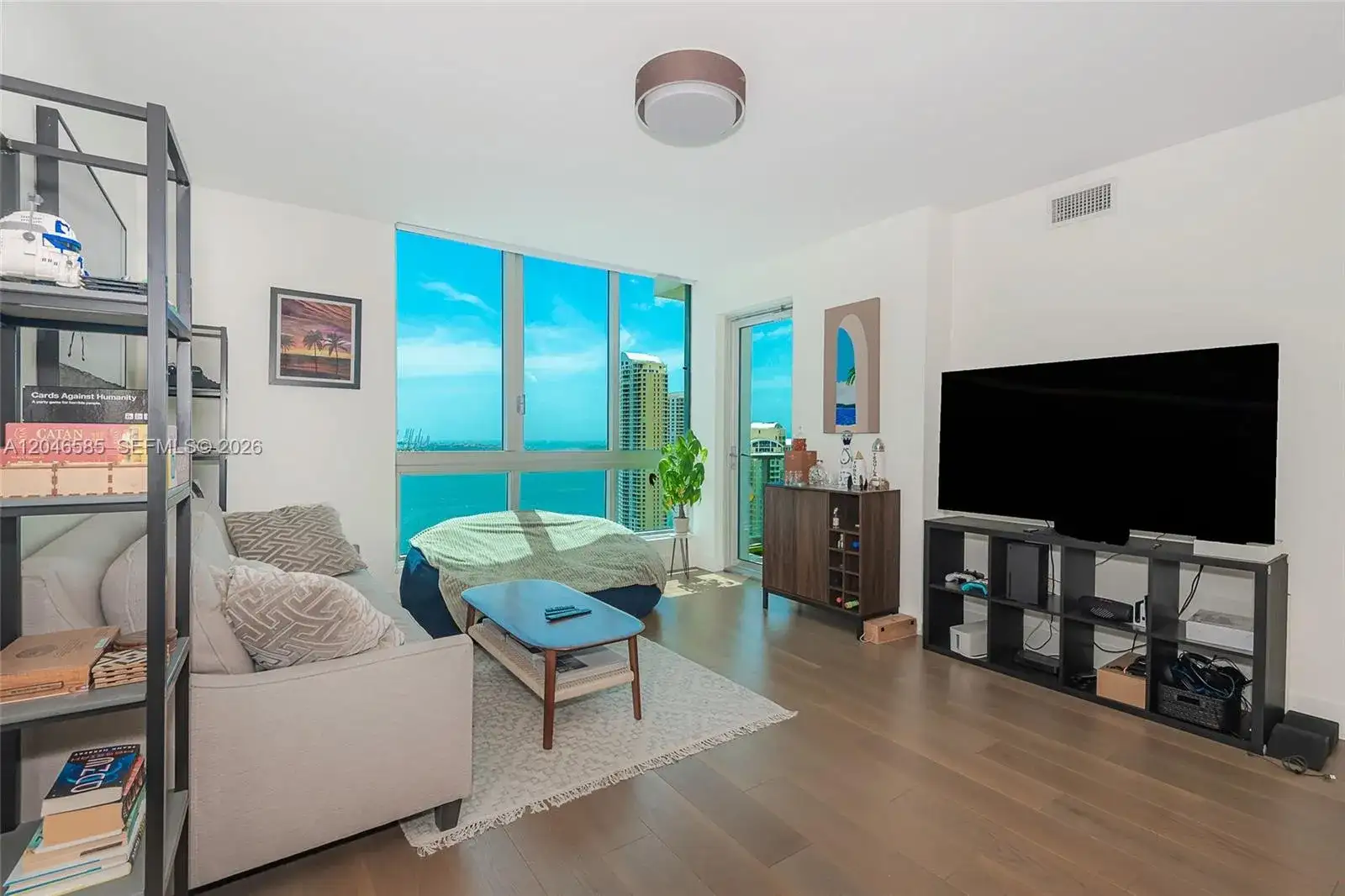 300 S Biscayne Blvd # 2612, Miami FL 33131 photo 4