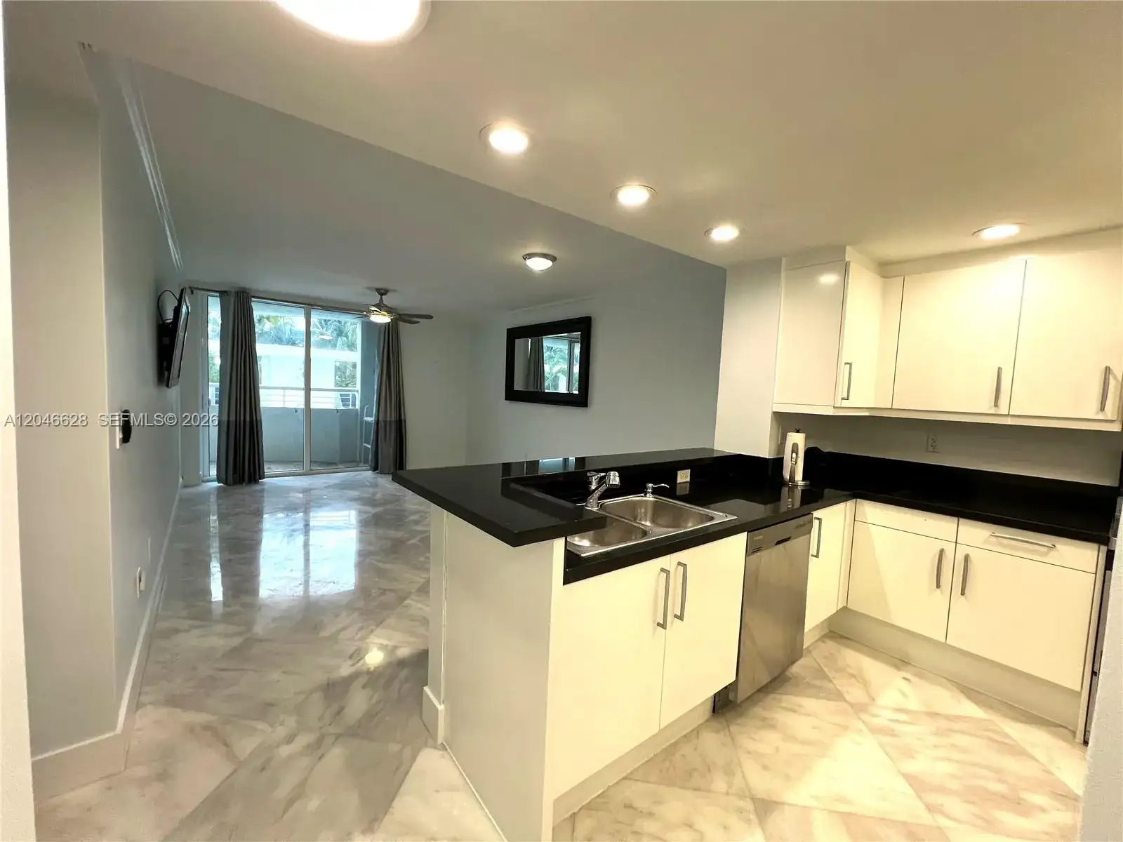 200 Ocean Dr # 3C, Miami Beach FL 33139 photo 2