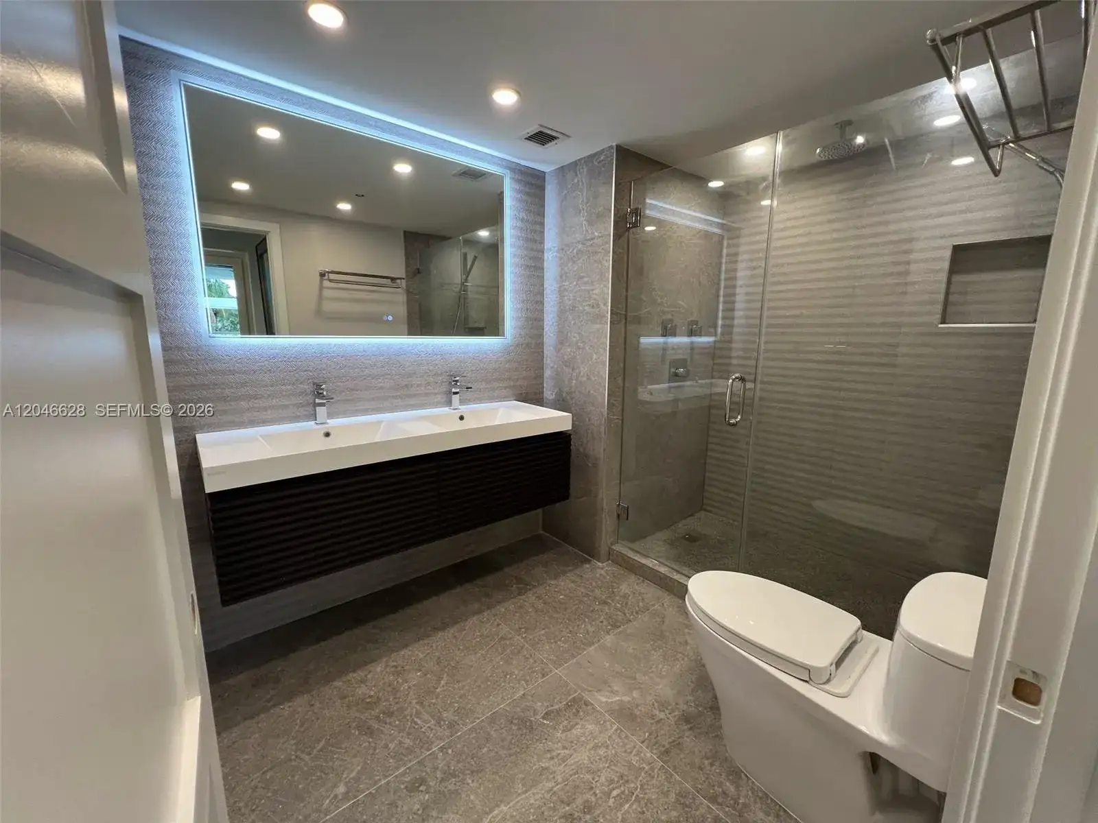 200 Ocean Dr # 3C, Miami Beach FL 33139 photo 3