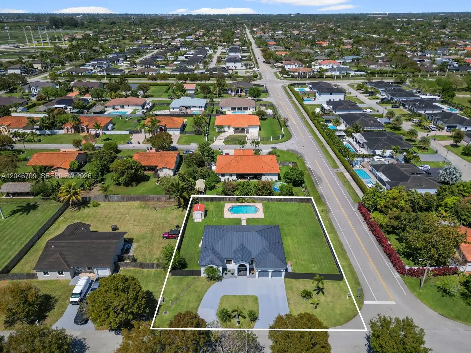 13205 SW 218th Ter, Miami FL 33170 photo 2