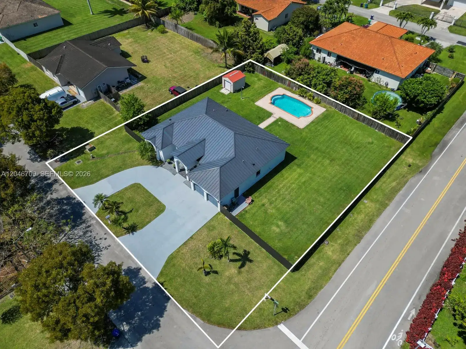 13205 SW 218th Ter, Miami FL 33170 photo 4