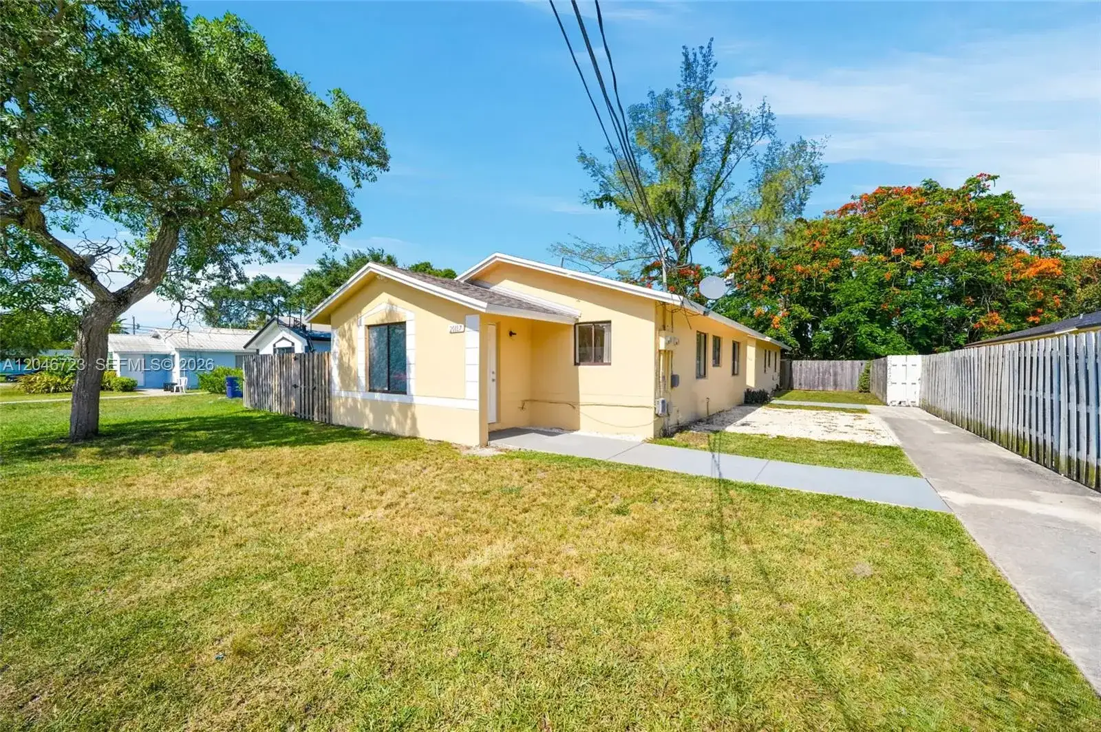 20117 SW 88th Ct, Cutler Bay FL 33189 photo 2