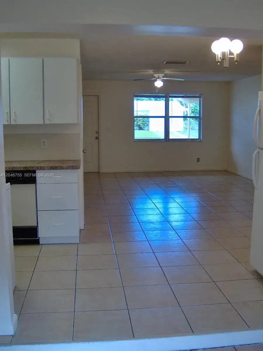 12096 Dolphin Dr, Palm Beach Gardens FL 33410 photo 4