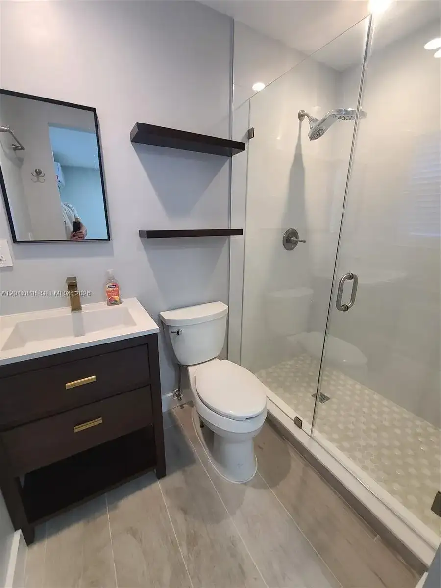 321 Hayes St # 4, Hollywood FL 33019 photo 3