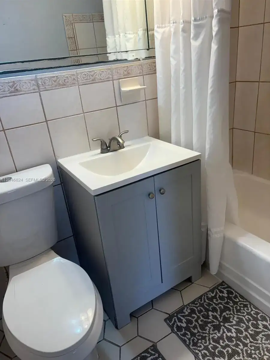 1101 NE 5th St # 1, Hallandale Beach FL 33009 photo 3