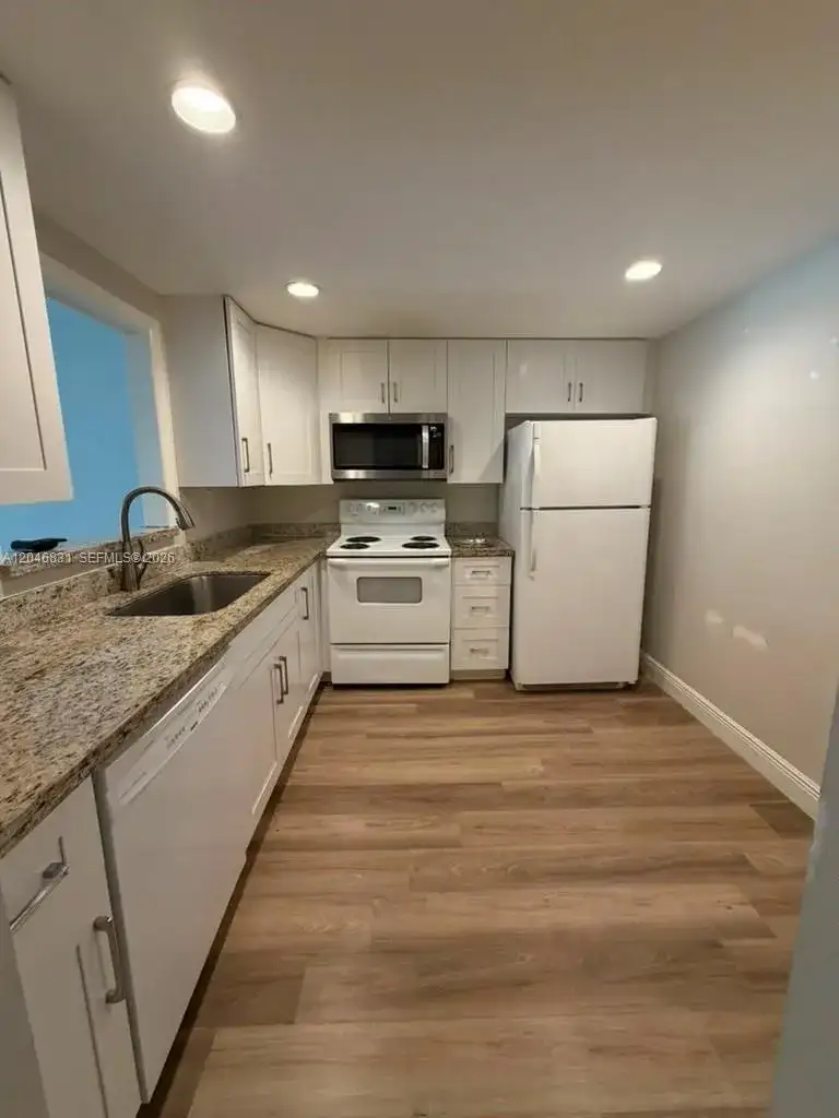 408 NW 68th Ave # 209, Plantation FL 33317 photo 5