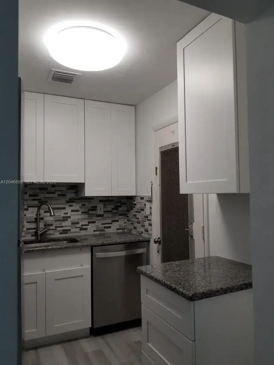 2990 NE 16th Ave # 105, Oakland Park FL 33334 photo 2