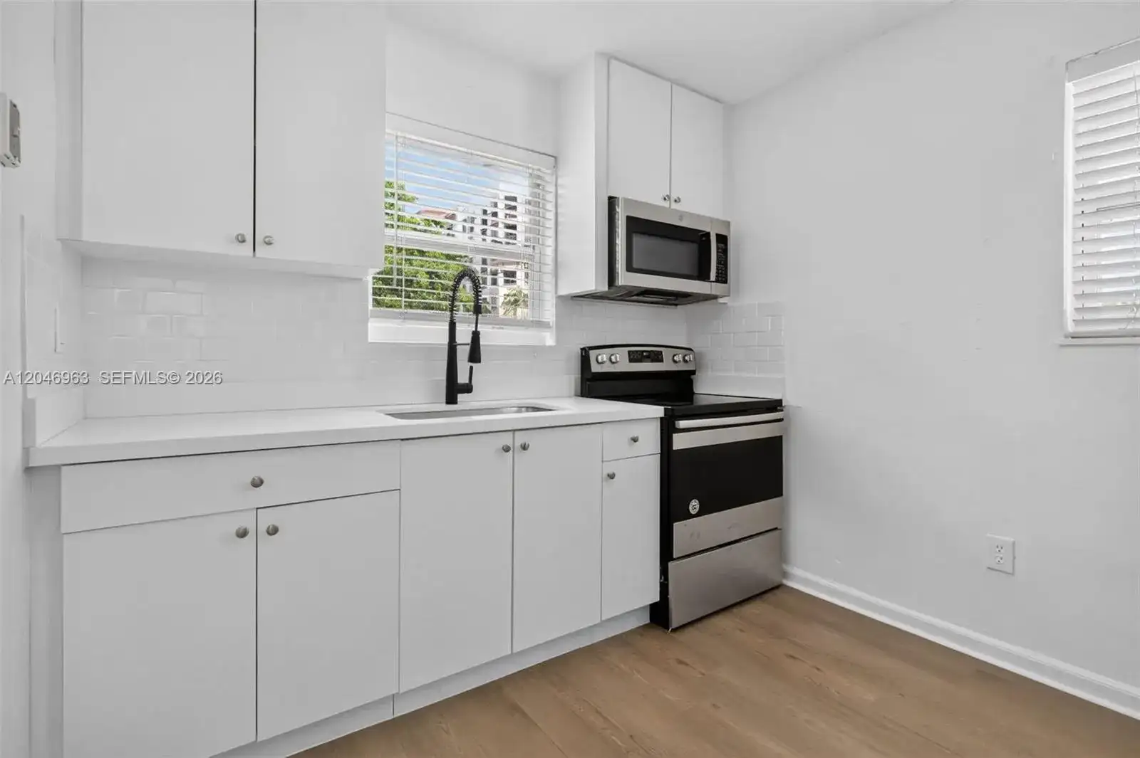 458 SW 9th St # 1, Miami FL 33130 photo 2