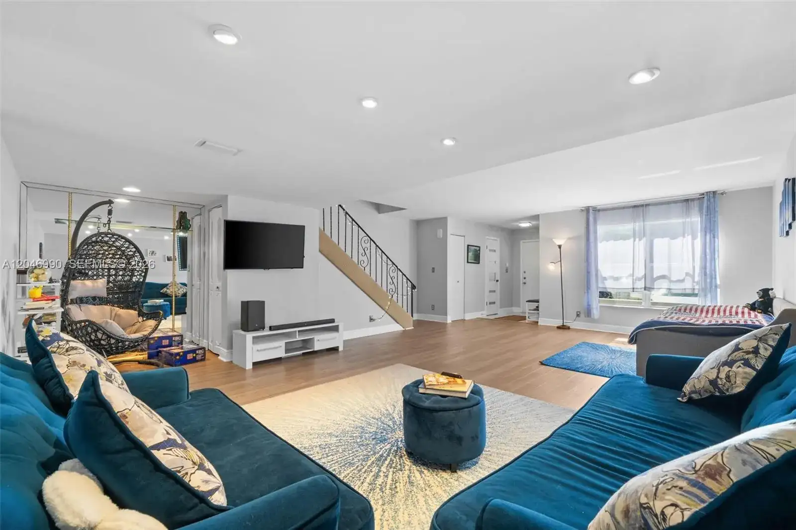 801 NE 27th Ave, Hallandale Beach FL 33009 photo 4