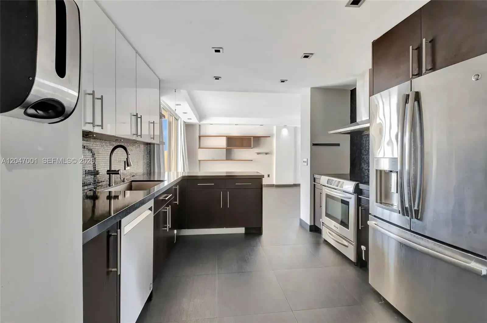 11111 Biscayne Blvd, Miami FL 33181 photo 2