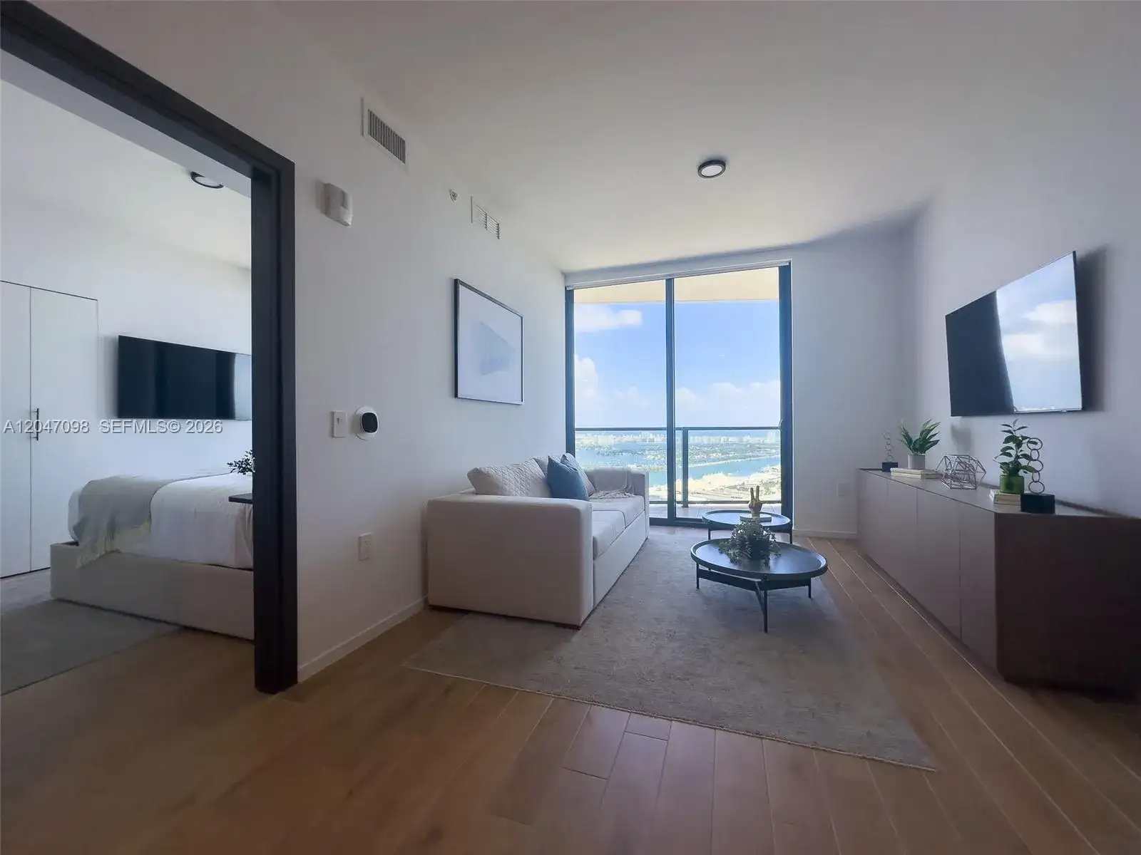 398 NE 5th St # 4210, Miami FL 33132 photo 3