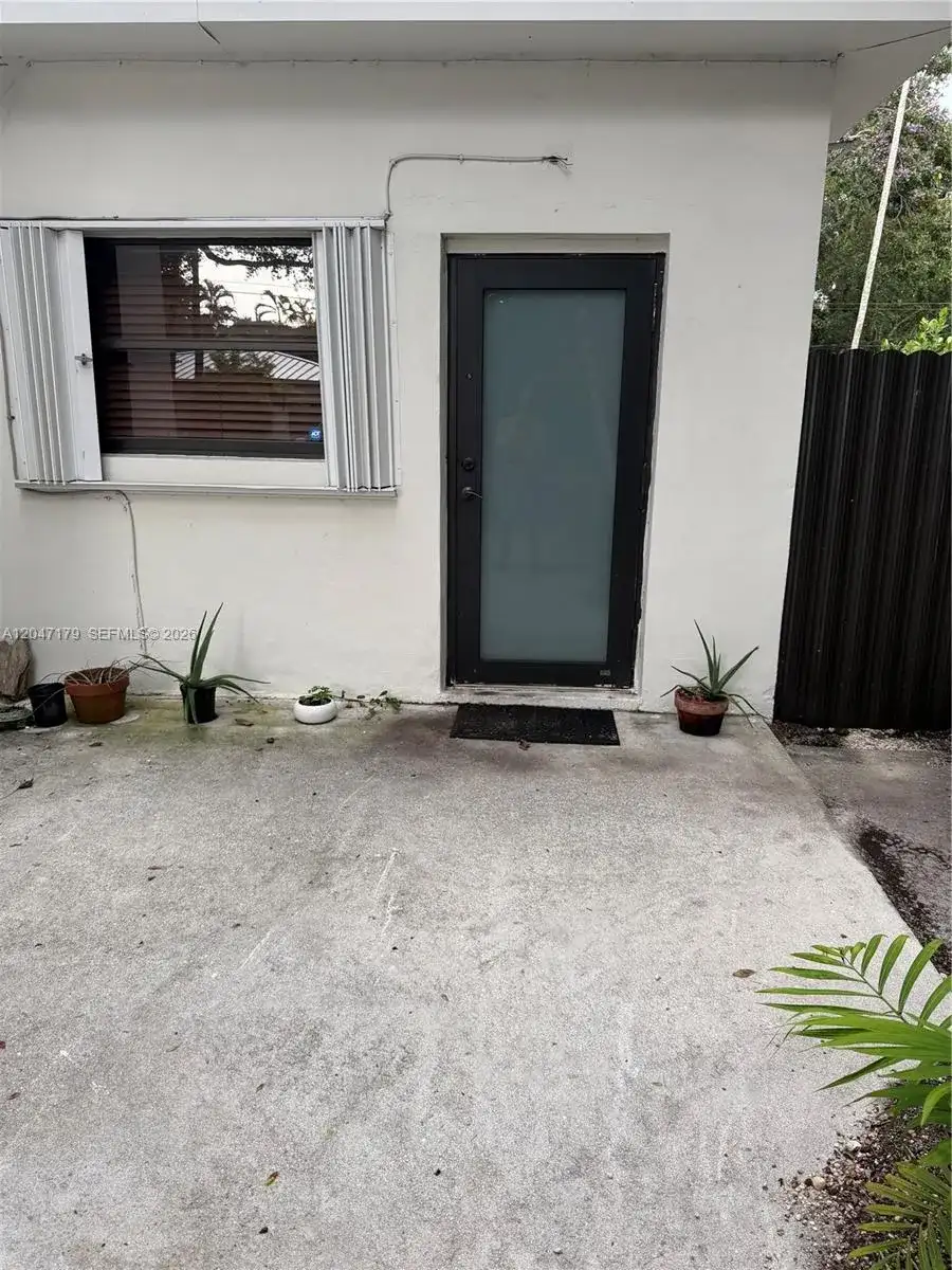 6230 SW 49th St # 1, Miami FL 33155 photo 2