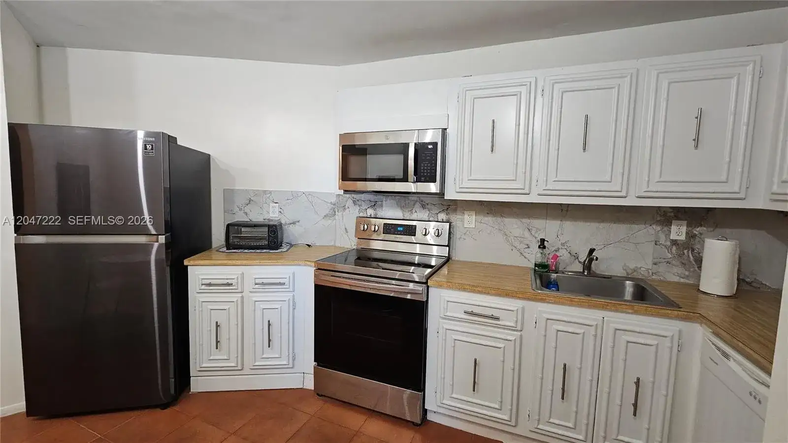 800 Parkview Dr # 912, Hallandale Beach FL 33009 photo 2