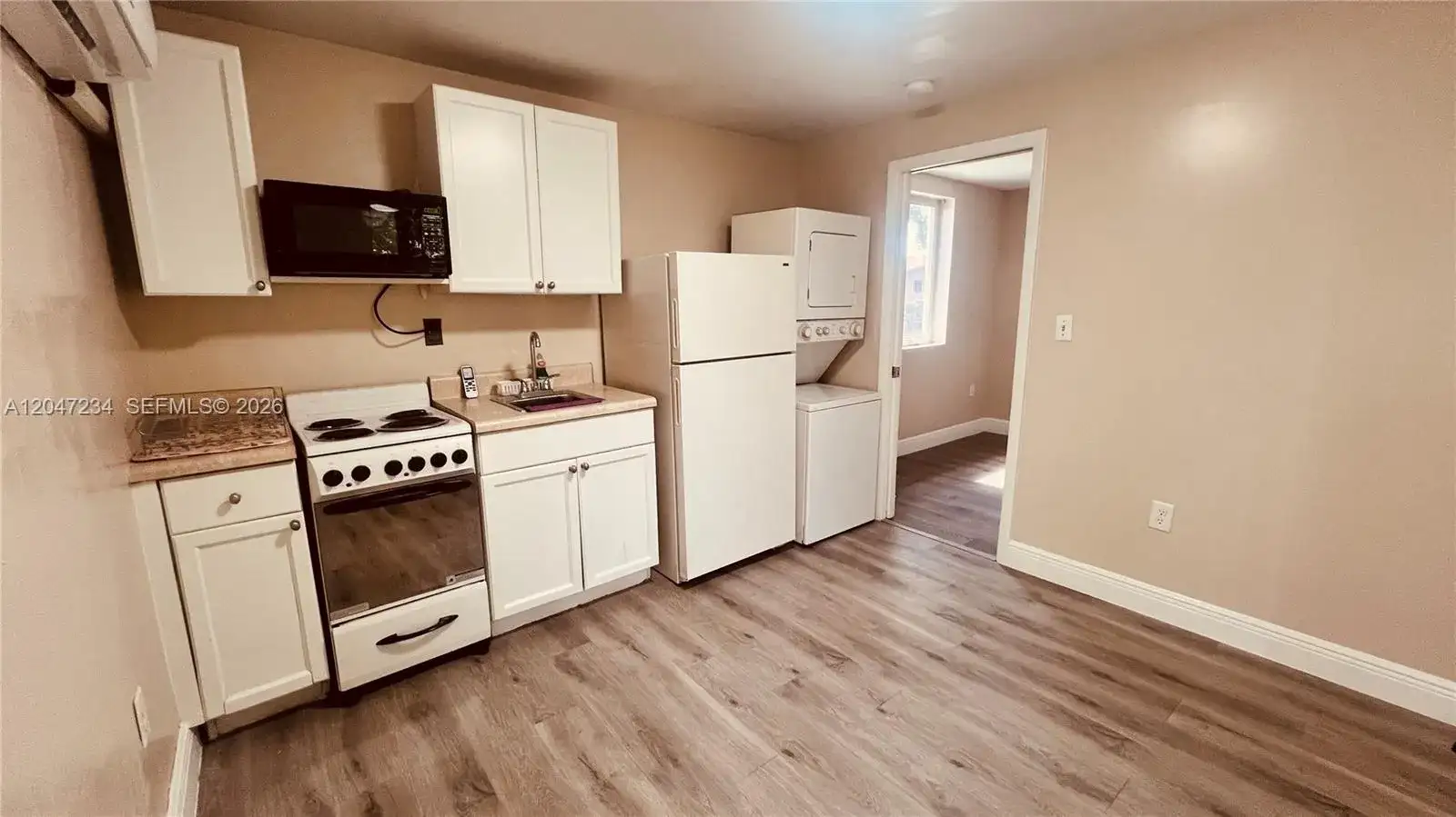 32 NE 169th St # 2, North Miami Beach FL 33162 photo 3